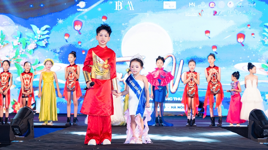 Fashion show “Trong veo” – Món quà Trung thu đặc biệt dành tặng khán giả yêu nghệ thuật